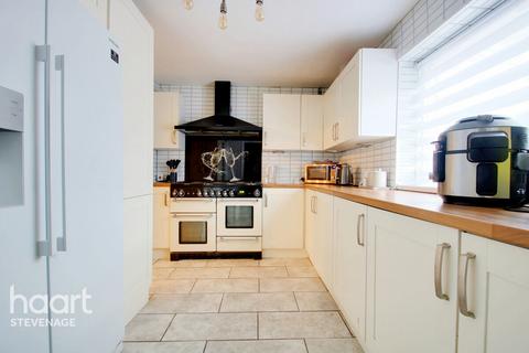 32 Sleaps Hyde, Stevenage, SG2 8JP