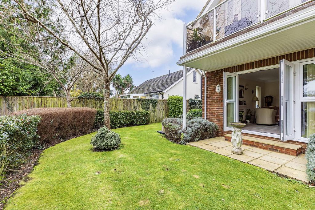 Whitefield Road, New Milton... 2 bed ground floor flat for sale £309,950