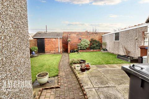 2 Cross Hill, Brierley, Barnsley, S72 9LE