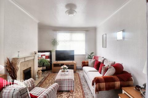 2 Cross Hill, Brierley, Barnsley, S72 9LE