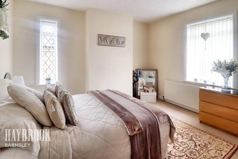 2 Cross Hill, Brierley, Barnsley, S72 9LE