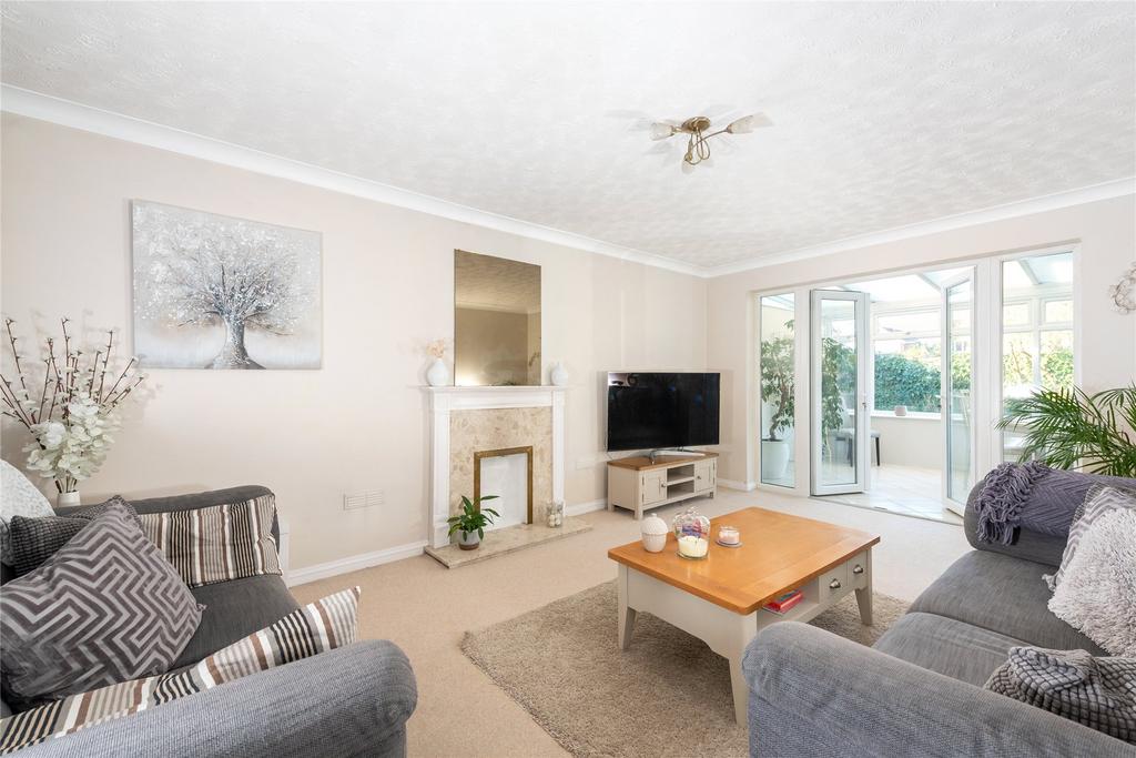 Brett Drive, Bromham, Bedfordshire, MK43 5 bed detached house for sale