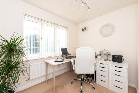 25 Brett Drive, Bromham, Bedford, MK43 8RE