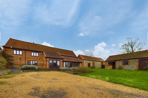 3 bedroom barn conversion to rent, King Row, Shipdham, IP25