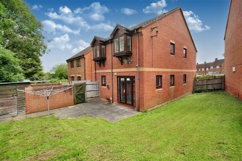 1 bedroom apartment to rent - Hillside Close, Alton, Hampshire, GU34