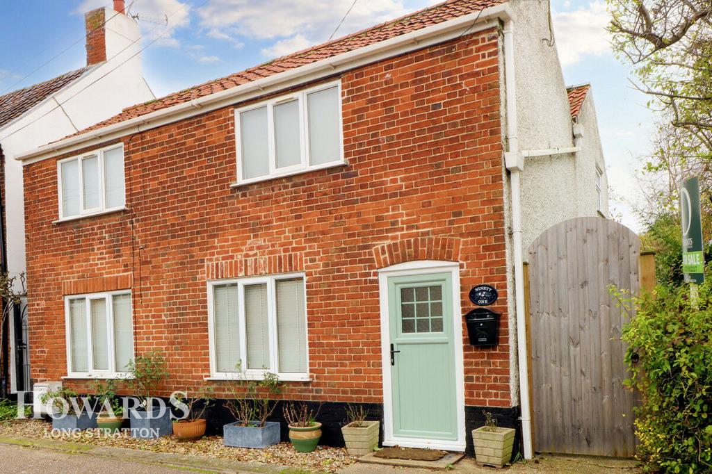 91 High Road, Wortwell IP20 0EF 4 bed cottage for sale £350,000