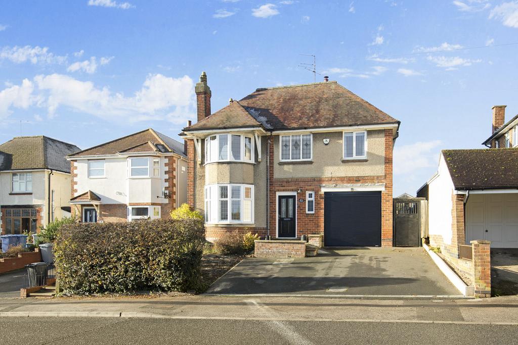 Rushton Road, Rothwell, NN14 4 bed detached house £425,000