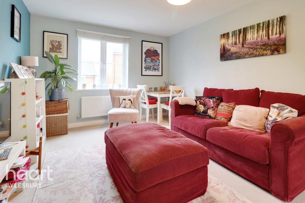 Prince Rupert Drive, Aylesbury 1 bed apartment for sale £165,000