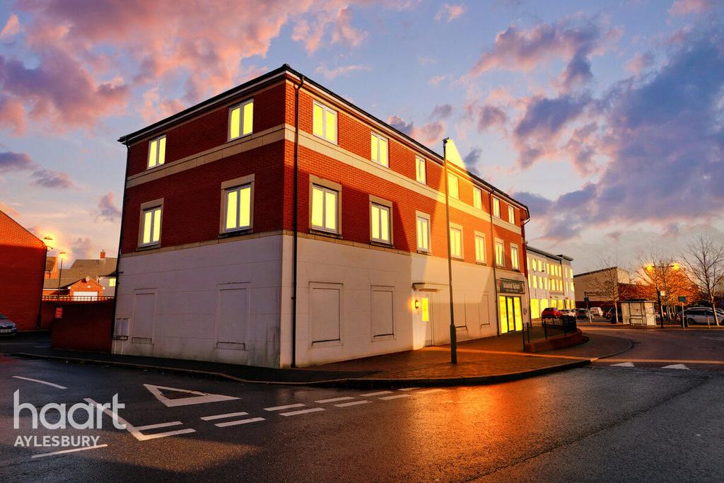 Prince Rupert Drive, Aylesbury 1 bed apartment for sale £165,000