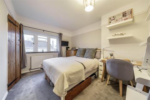 15 Lion Mead, Haslemere, GU27 1LF