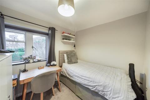 15 Lion Mead, Haslemere, GU27 1LF