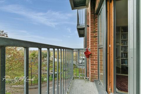 1 bedroom flat for sale, Heron Court, Big Hill, Clapton, E5