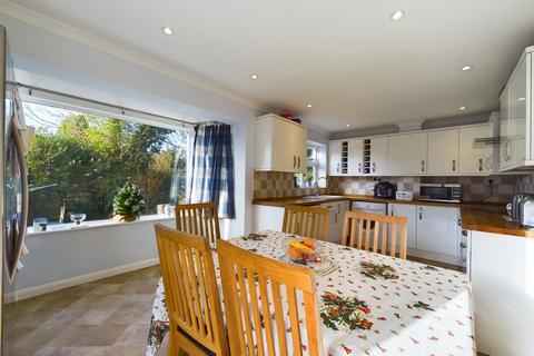 17 Bathleaze, Kings Stanley, Stonehouse, GL10 3JN