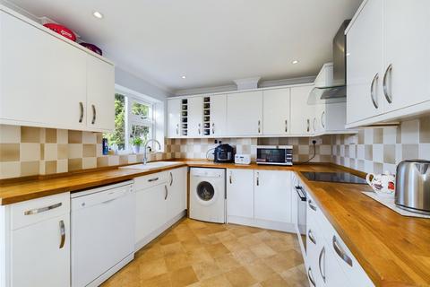17 Bathleaze, Kings Stanley, Stonehouse, GL10 3JN