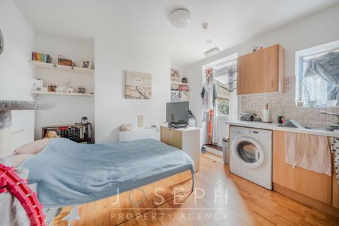 1 bedroom flat for sale - Burrell Road, Ipswich, IP2