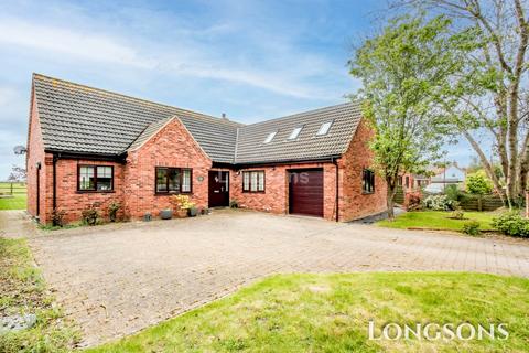 4 bedroom chalet for sale, The Street, Gooderstone