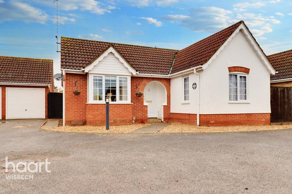 Riverside Way, Wisbech 2 bed detached bungalow for sale £220,000