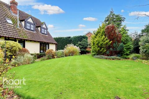 4 bedroom detached house for sale - Hugh Close, North Wootton