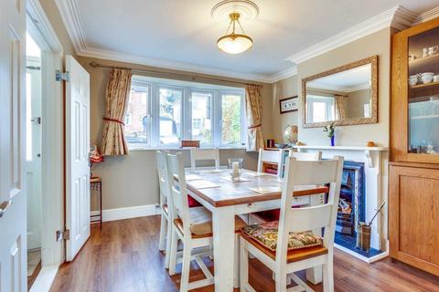 174 Hemdean Road, Caversham, Reading, RG4 7RA