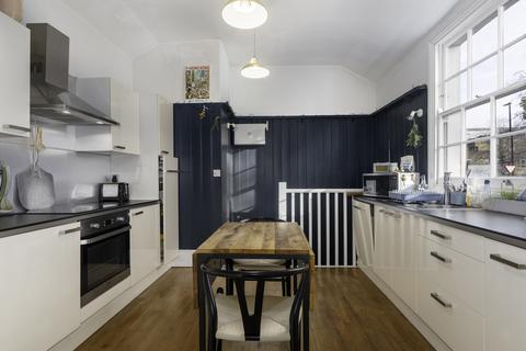 2 bedroom detached house to rent, Barnsbury Park, Islington, London, N1