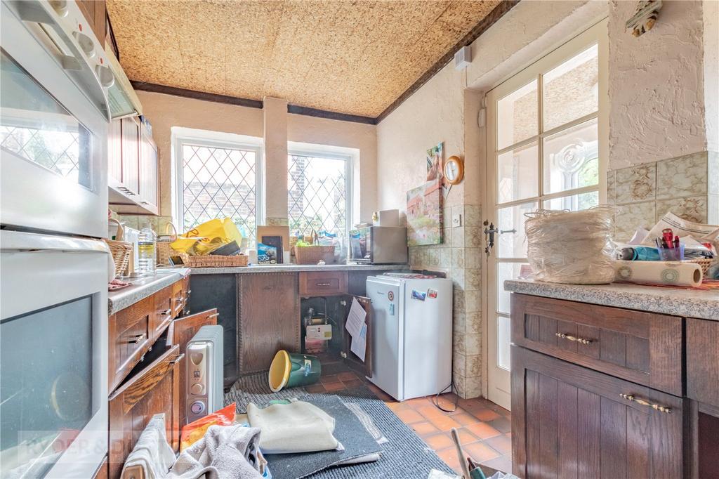 Somerset Road, Huddersfield, West Yorkshire, HD5 2 bed bungalow for