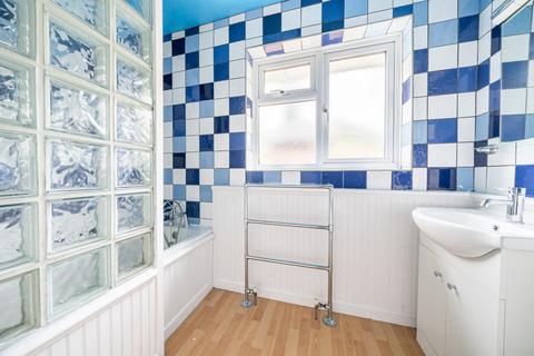 24 Bronte Way, Southampton, SO19 7JG