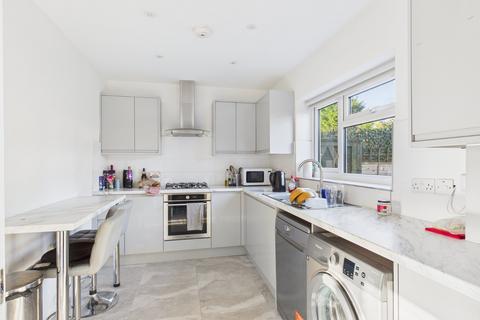 3 bedroom semi-detached house to rent, Rowan Close, Beaconsfield, HP9
