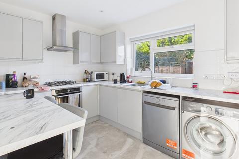 3 bedroom semi-detached house to rent, Rowan Close, Beaconsfield, HP9