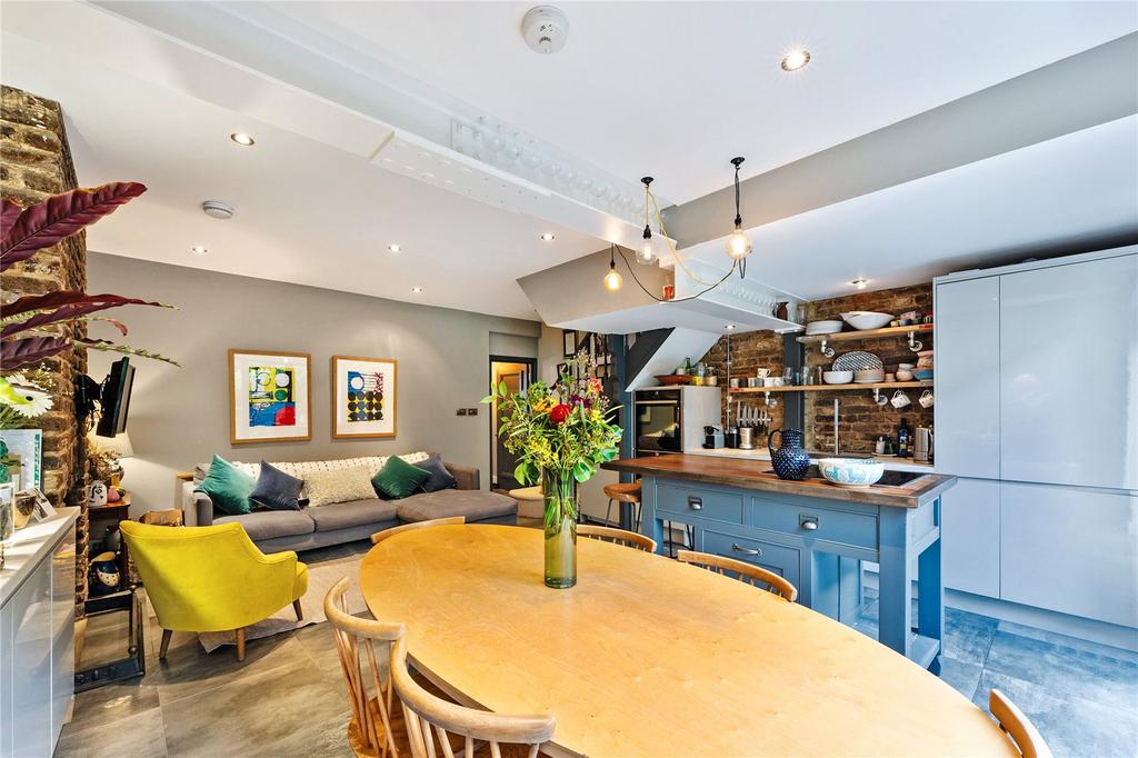 Reception/Kitchen