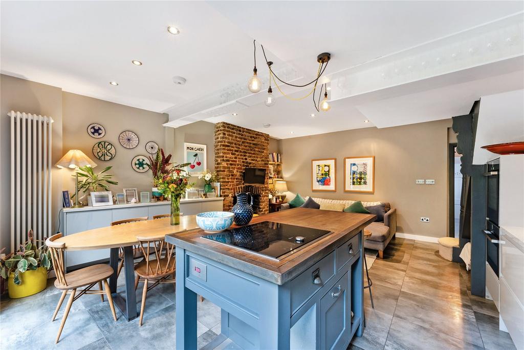 Reception/Kitchen