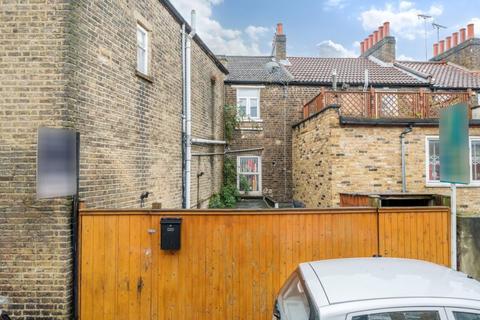 38 Orlop Street, London, SE10 9AB