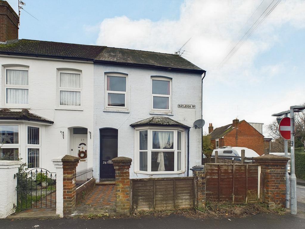 Rayleigh Road, Basingstoke, RG21 3 bed end of terrace house £330,000