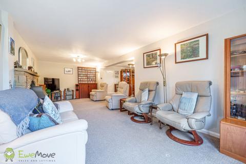 7 Burney Bit, Pamber Heath, Tadley, RG26 3TJ