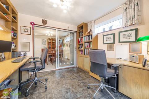 7 Burney Bit, Pamber Heath, Tadley, RG26 3TJ