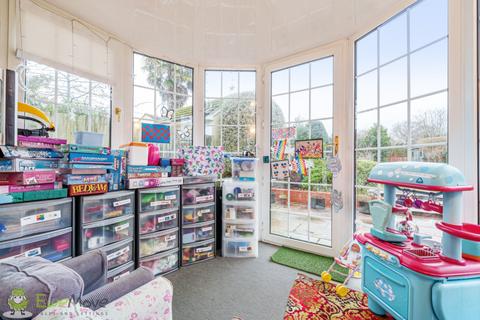 7 Burney Bit, Pamber Heath, Tadley, RG26 3TJ