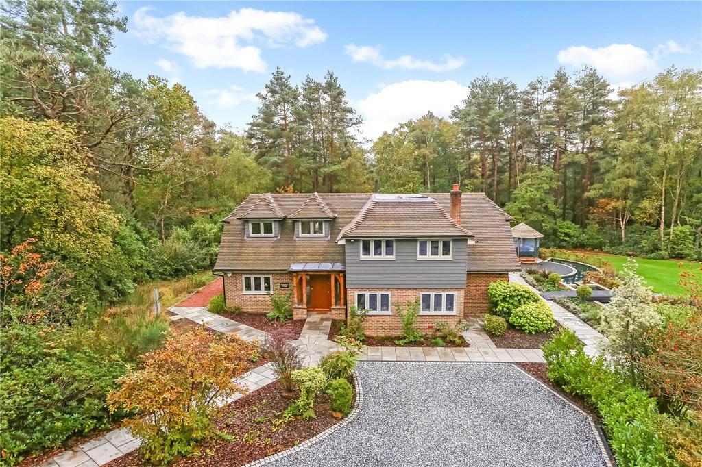Long Hill, The Sands, Farnham, Surrey, GU10 4 bed detached house for
