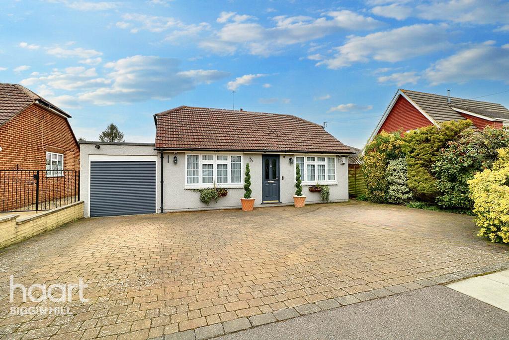 St Winifreds Road, Biggin Hill 3 bed detached bungalow for sale £725,000