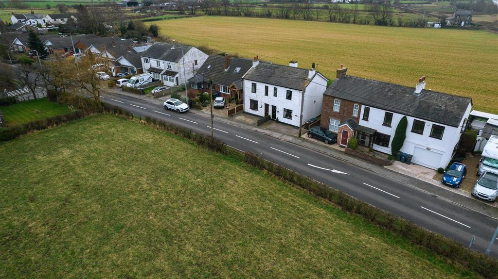 Hoscar Moss Road, Lathom, Ormskirk, Lancashire, L40 4BQ 2 bed cottage
