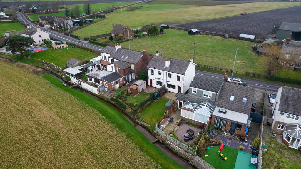 Hoscar Moss Road, Lathom, Ormskirk, Lancashire, L40 4BQ 2 bed cottage
