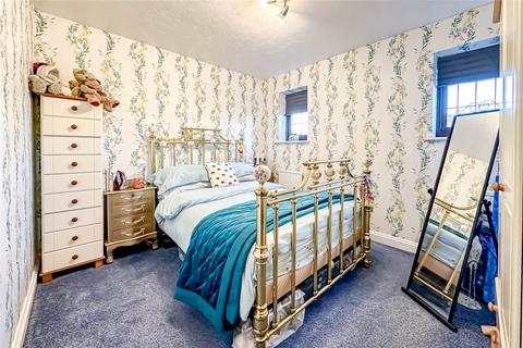 3 Darley Croft, Park Street, St Albans, AL2 2BL