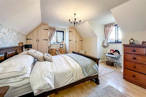 3 Darley Croft, Park Street, St Albans, AL2 2BL