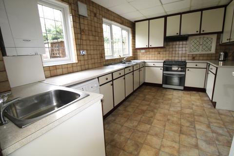 12 Brookdale Close, Upminster, RM14 2LU