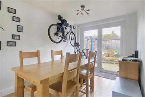 70 Fraser Road, Kings Worthy, Winchester, SO23 7PF