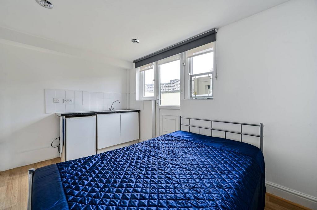 Hackney Road, Hackney, London, E2 Studio £1,050 pcm (£242 pw)