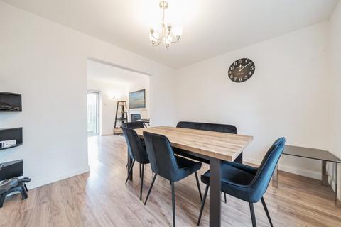 4 Springfield Gardens, Ruislip, HA4 9TQ