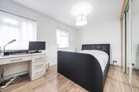 4 Springfield Gardens, Ruislip, HA4 9TQ