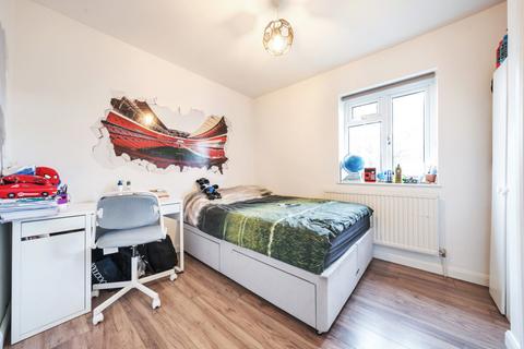 4 Springfield Gardens, Ruislip, HA4 9TQ