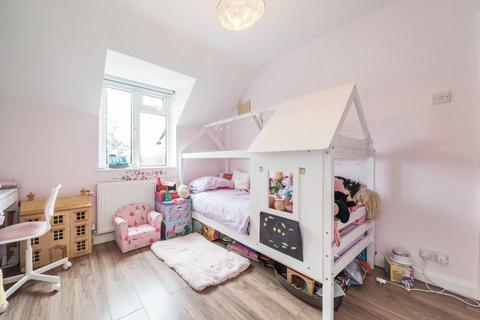 4 Springfield Gardens, Ruislip, HA4 9TQ