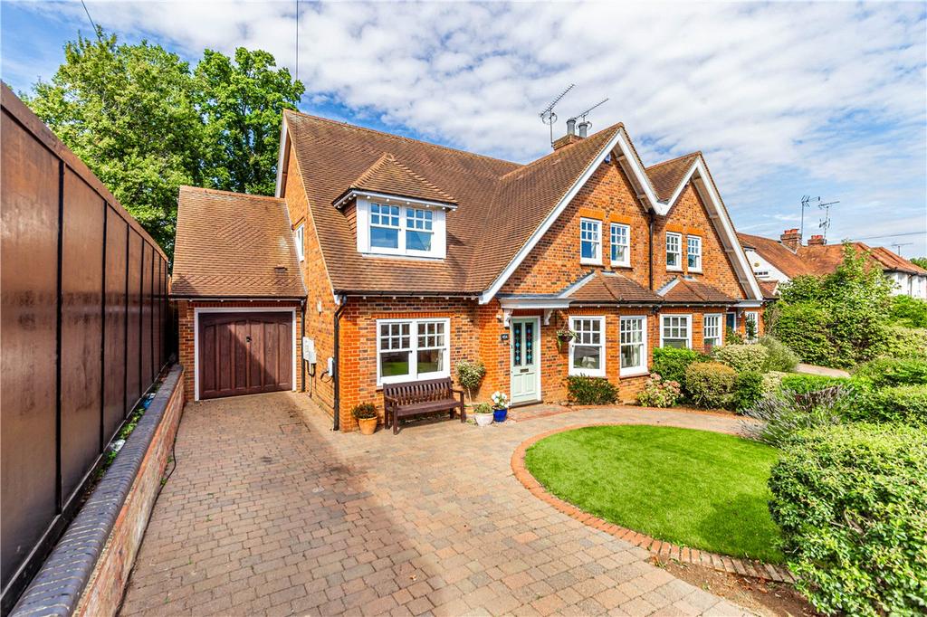 Moreton End Lane, Harpenden, Hertfordshire 5 bed semidetached house for sale £1,525,000