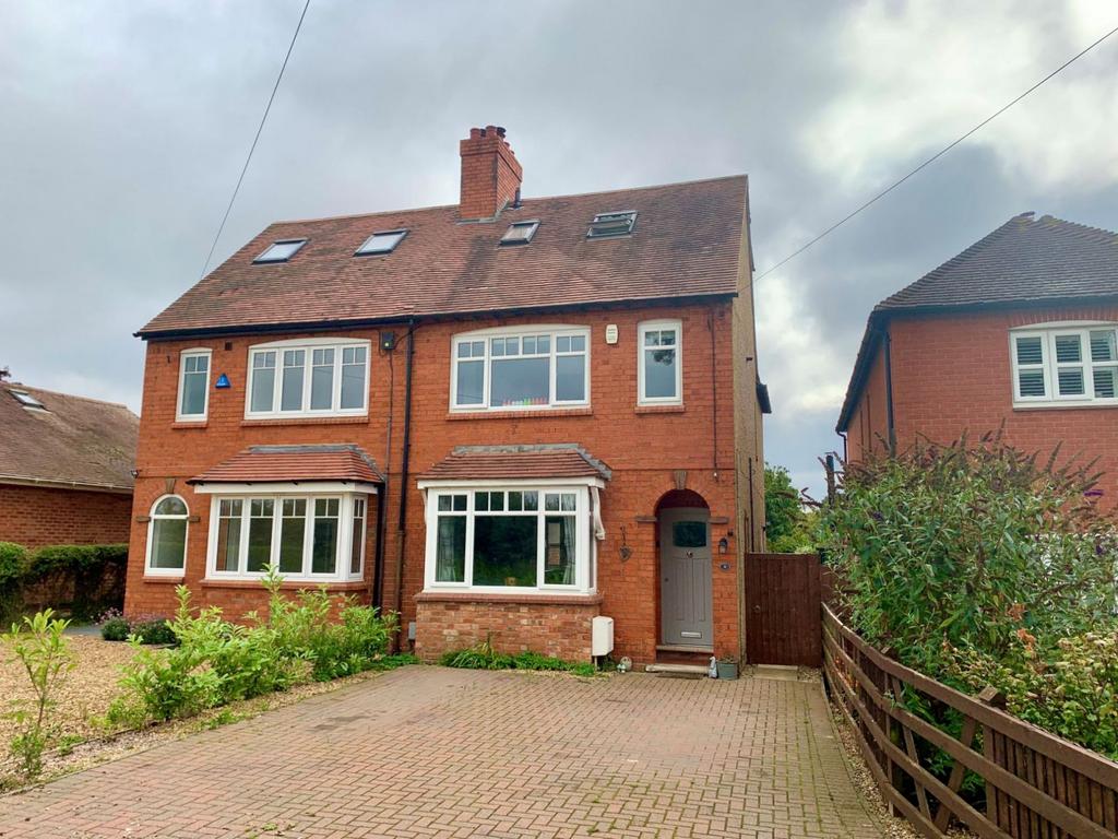 Sandy Lane, Kislingbury, Northampton NN7 4AP 4 bed semidetached house